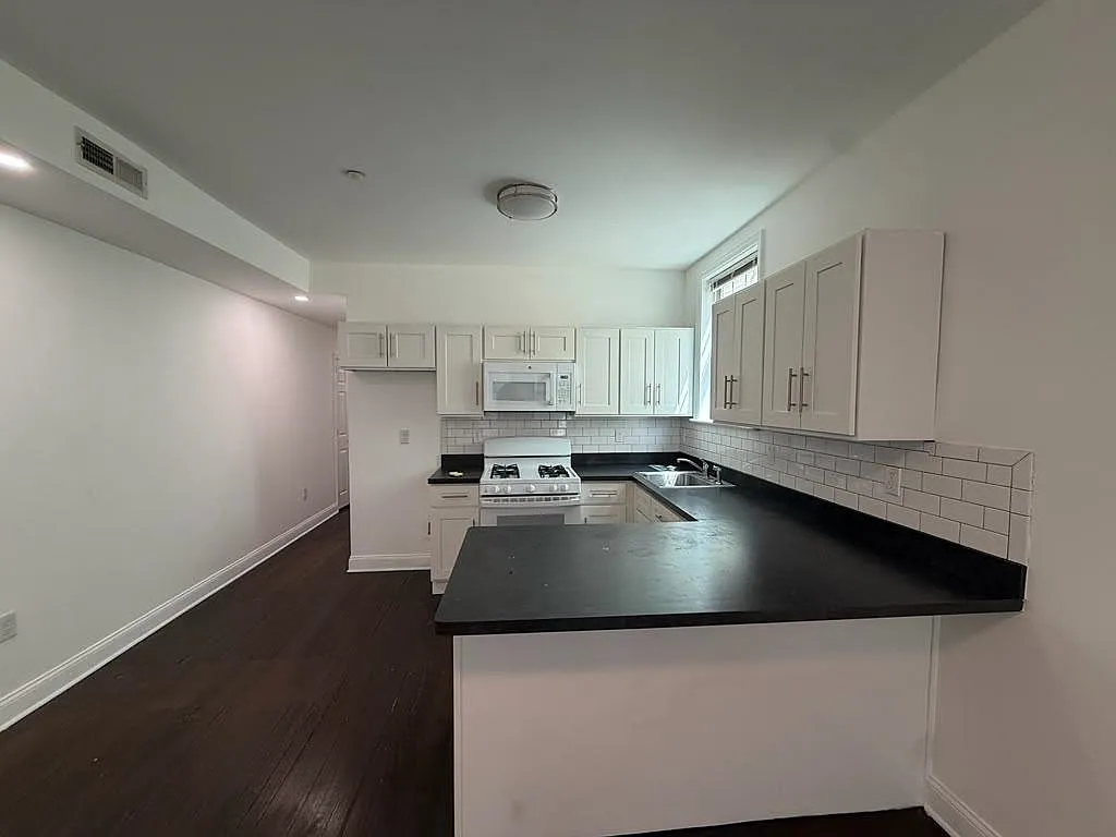 2 bed, 1.0 bath, $2,250 — Photo 4