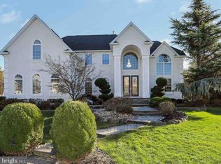 18 Manor House Ct, Cherry Hill, NJ 08003