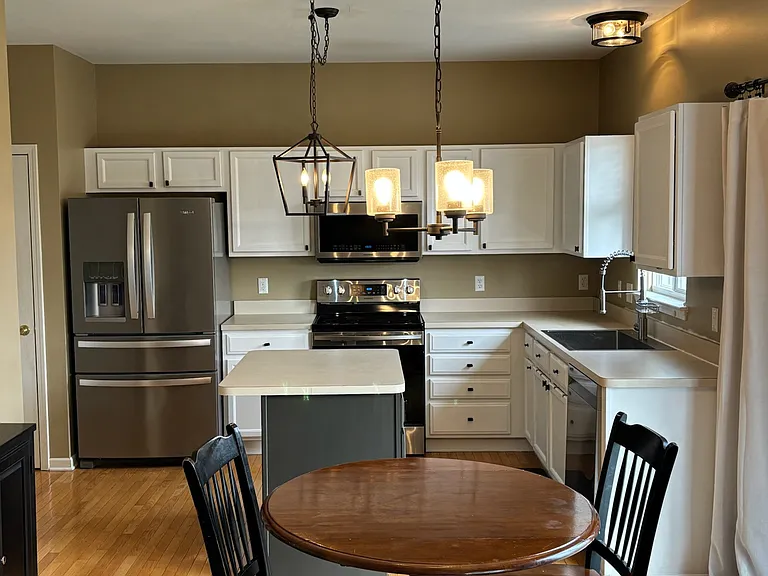 7609 Carlton Dr — Photo 10