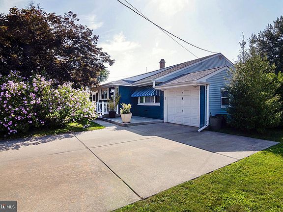 2nd image of 6 S Bell Rd