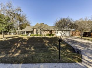 857 Clearwater Dr, Midlothian, TX 76065