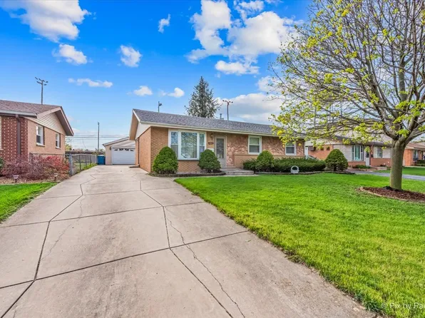 12812 W Playfield Dr, Crestwood, IL 60418