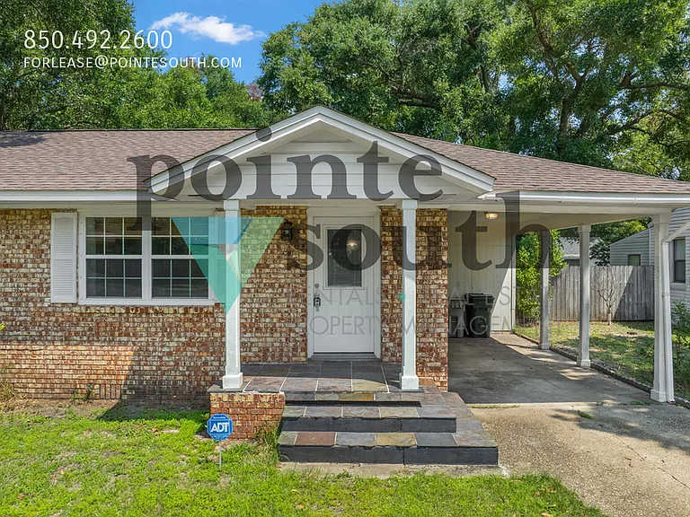 1220 Dexter Ave — Photo 4