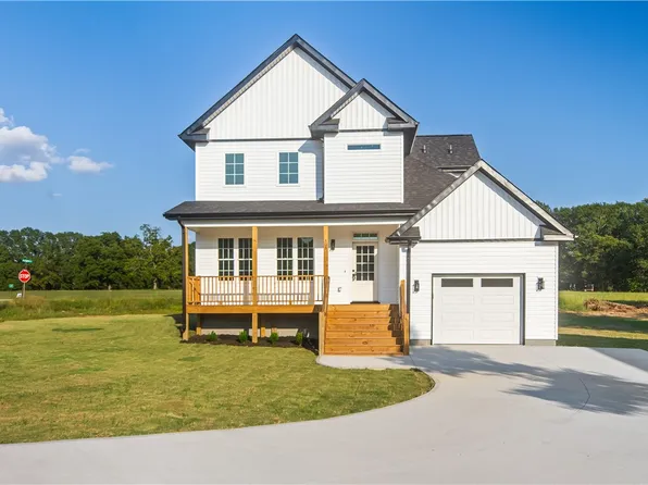 305 Tribble St, Honea Path, SC 29654