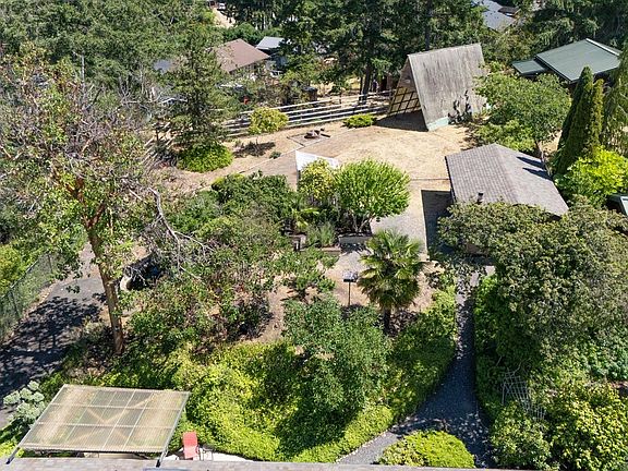 4th image of 1600 Seacrest Rd