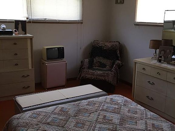 3rd image of 336 Mount Vernon Dr