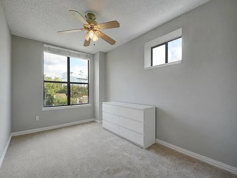 2409 Leon St #207 — Photo 16