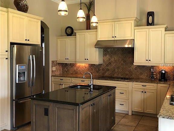 4th image of 1905 Merlot Dr