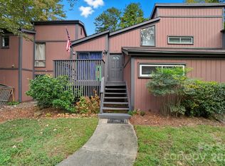 6103 Honeysuckle Ln, Charlotte, NC 28212