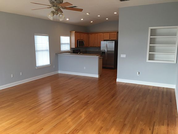 Large Upstairs Living Area