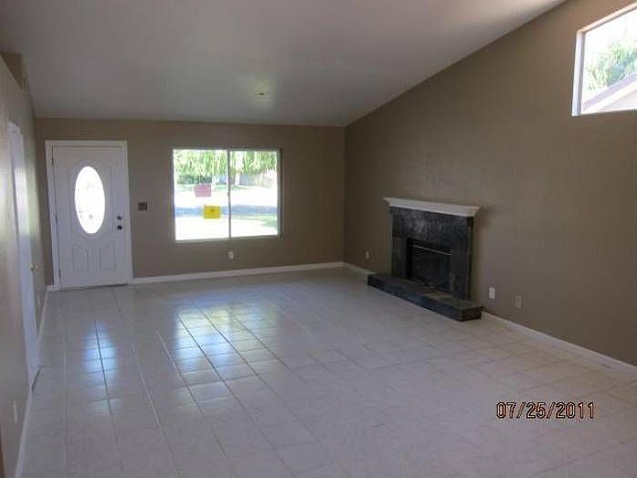 2nd image of 825 Cathedral Ln