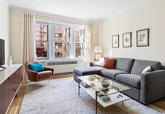 2nd image of 601 E 19th St APT 1T