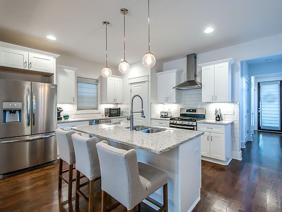 5th image of 410B Saint Francis Ave