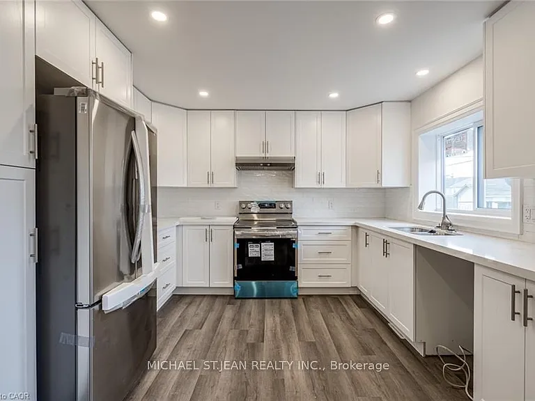 395 Paling Ave — Photo 13