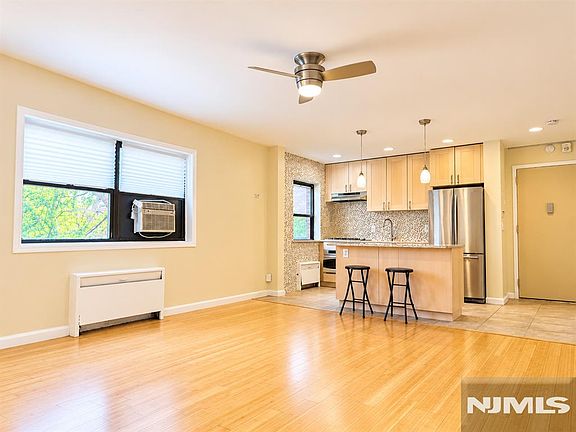 4th image of 3001 Edwin Avenue #4A