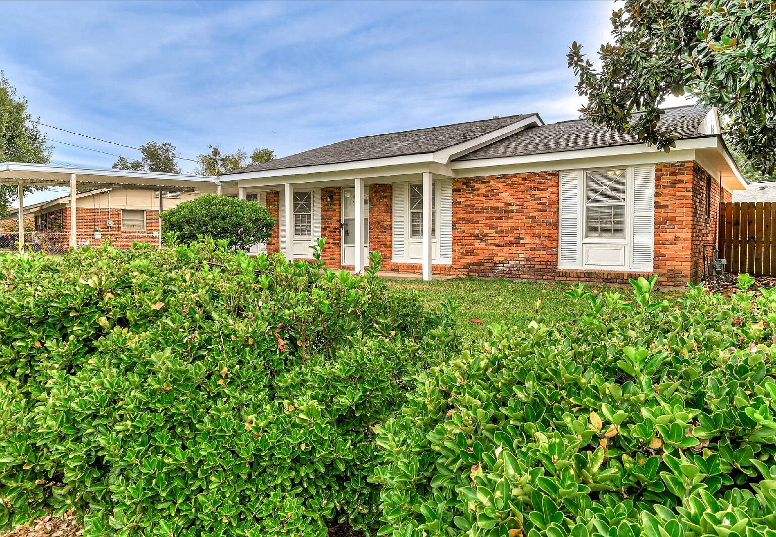 3 bed, 2.0 bath, 1350 sqft, $1,435 — Photo 3