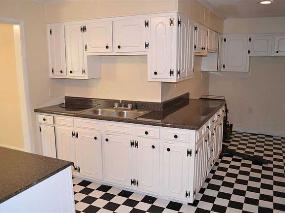 4th image of 3492 Mayflower Ave