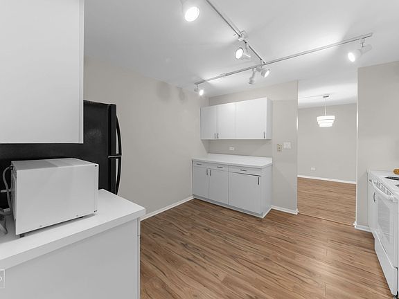 2nd image of 650 Murray Ln Unit 409