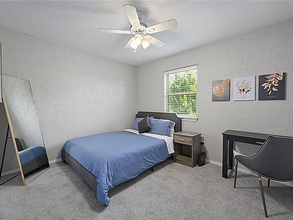 5th image of 1537 Pine Ridge Dr APT C
