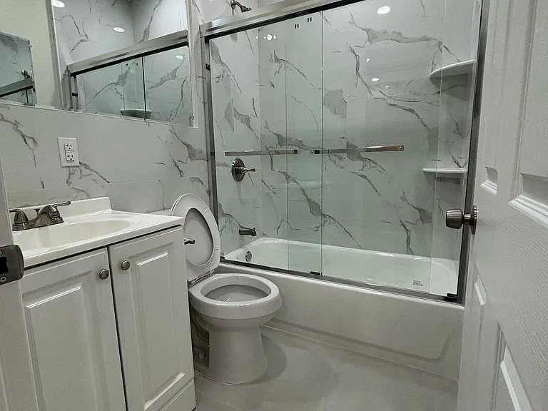 24820 Jericho Tpke #2B — Photo 7