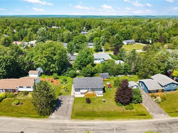 55 Reicker Ave, New Maryland, NB E3B 8B1