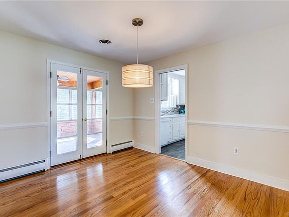 5th image of 3313 Merkner Dr