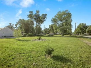 108 W 5th St, Adrian, MO 64720