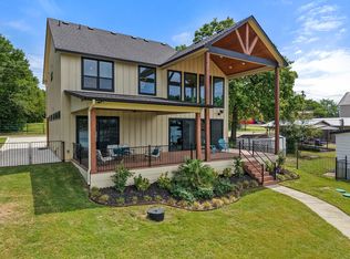 144 Oak Hills Dr, Mabank, TX 75156