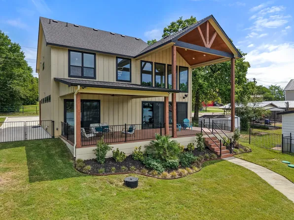 144 Oak Hills Dr, Mabank, TX 75156