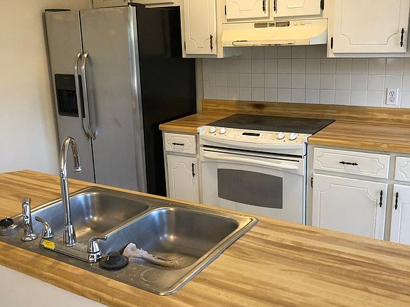 4th image of 2307 Camden Cir