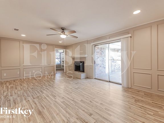 3rd image of 907 Birchwood Dr