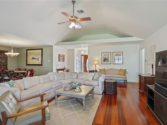 5th image of 55 Melrose Dr