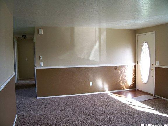 5th image of 460 Crystal Dr