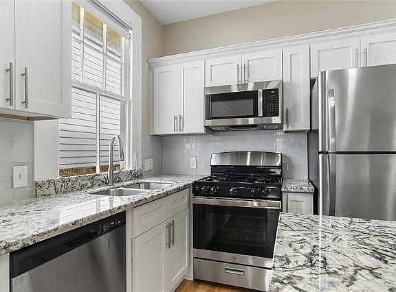 5th image of 6017 Dauphine St