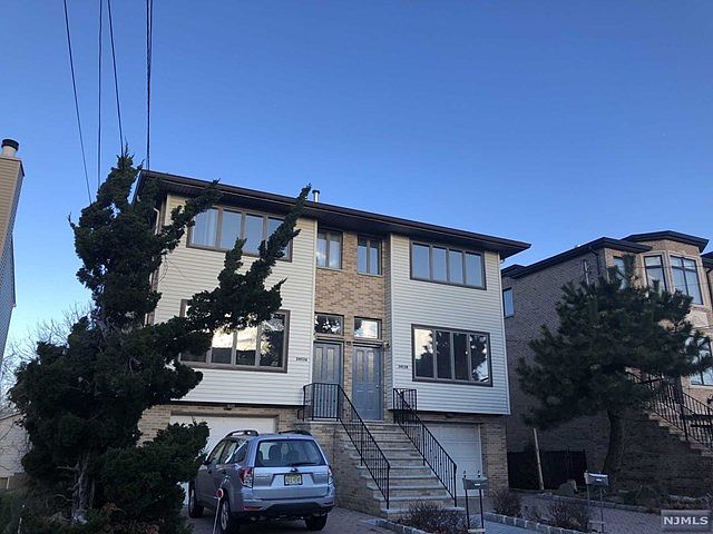 1st image of 2453 Leighton St #B