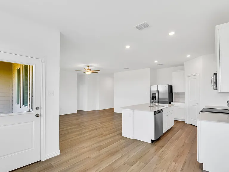 5126 Penrose Dr — Photo 14