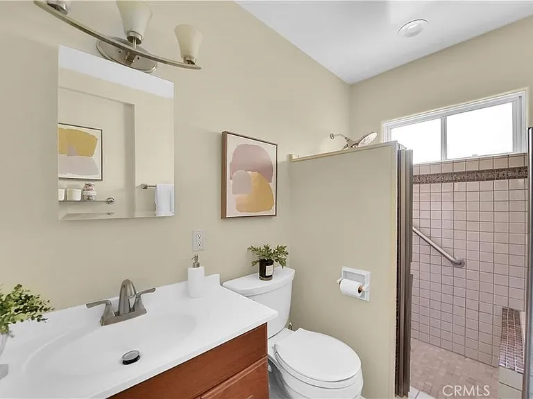 714 Oceanview Dr — Photo 9