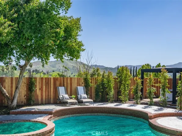 27068 Esward Dr, Calabasas, CA 91301