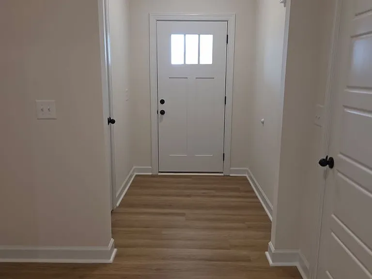 104 Hudson Village Dr — Photo 5