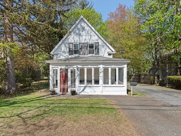 226 Central St, Foxboro, MA 02035