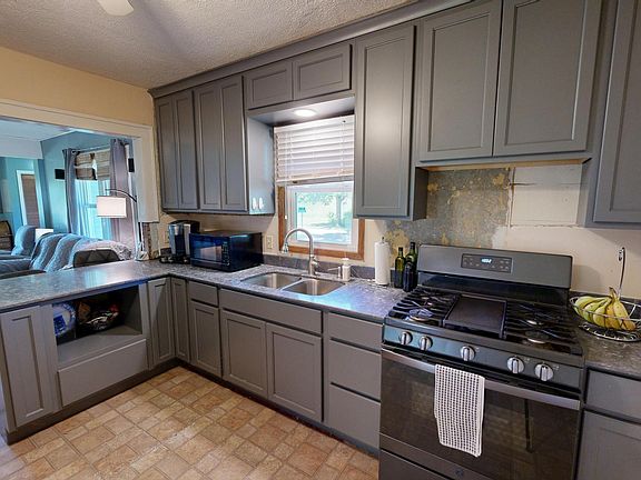 4th image of 117 Ella Ave NE