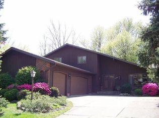 6794 Kiwanis Dr, Middleburg Heights, OH 44130