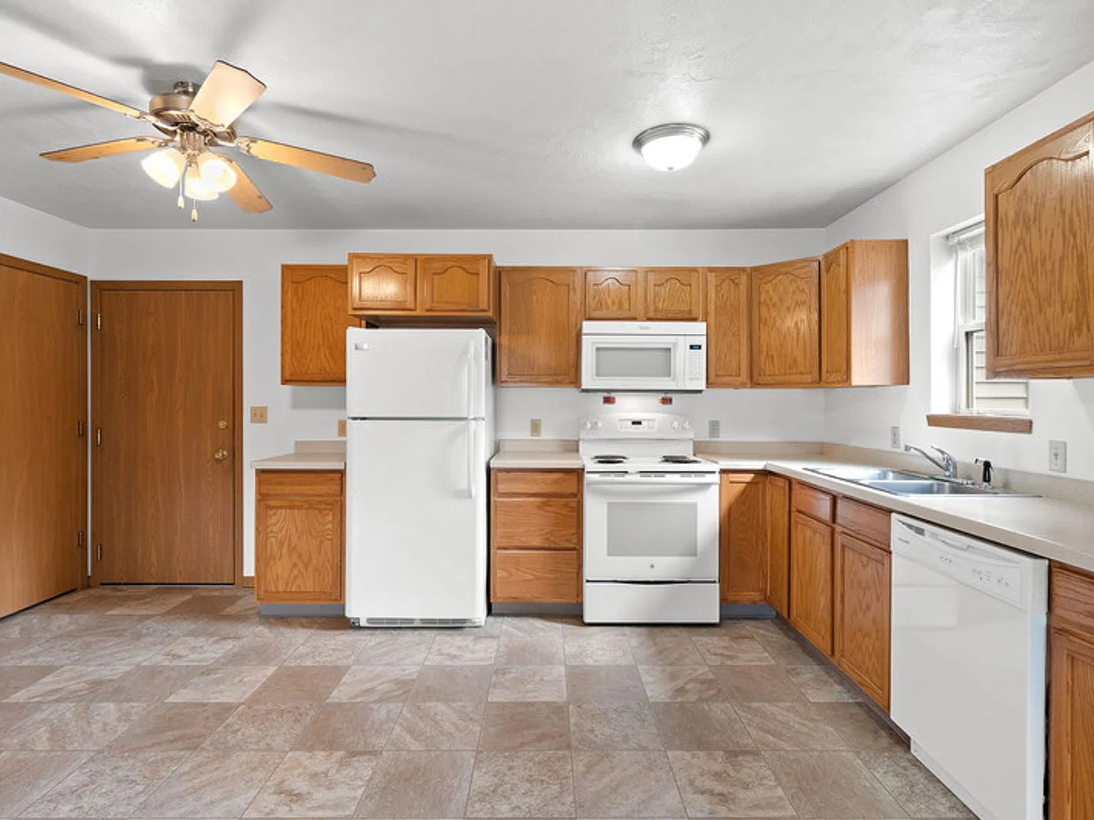 Allyson Court Apartments — Photo 4