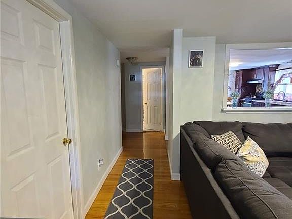 5th image of 806 Homestead Ave