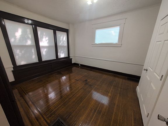 3rd image of 733 S 32nd St
