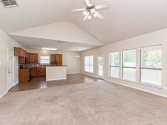 3rd image of 23671 Whitehall Ave