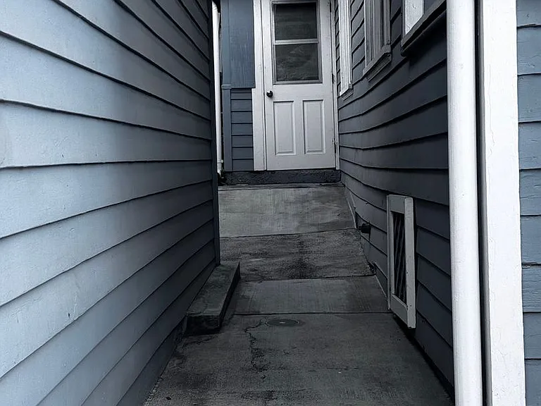 Modern Bungalow Located Blocks from Crescent Bay Beach-In Unit Laundry Included — Photo 27