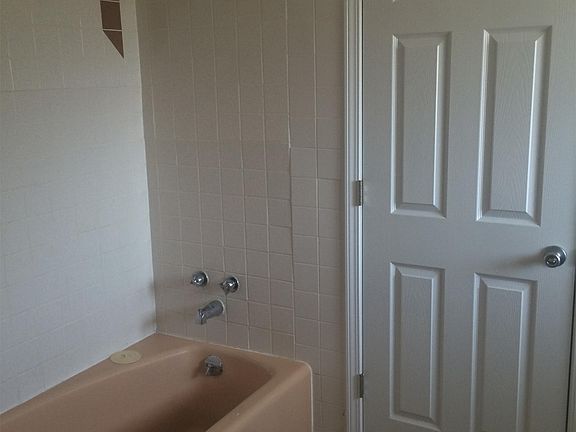 5th image of 37 Accera Dr #37