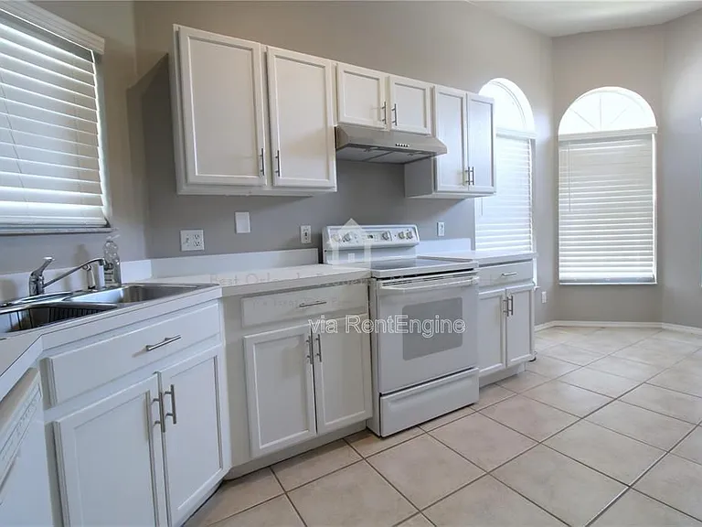 464 Briar Bay Cir — Photo 3