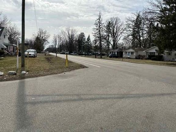 Exterior Neighborhood (street photo)